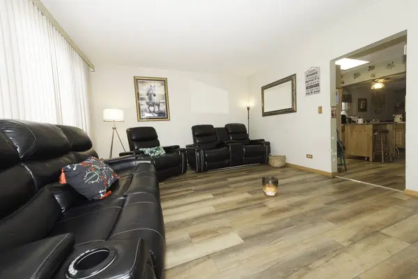 3916 N Pontiac AVE, Chicago, IL 60634