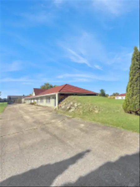 33053 Pamrich Dr, Kingston, IL 60145-7941