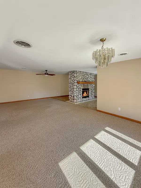33053 Pamrich Dr, Kingston, IL 60145-7941