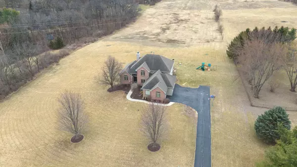 6957 E Wildwood Road, Stillman Valley, IL 61084