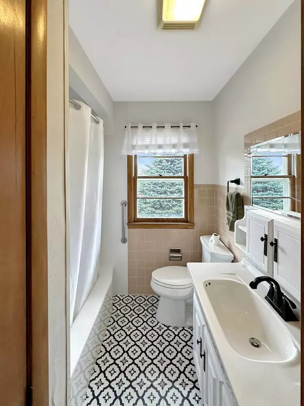 1025 W Lincoln Avenue, Belvidere, IL 61008