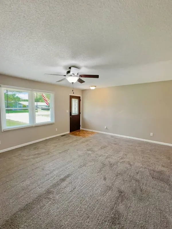 5411 S Brookstone Drive, Rochelle, IL 61068