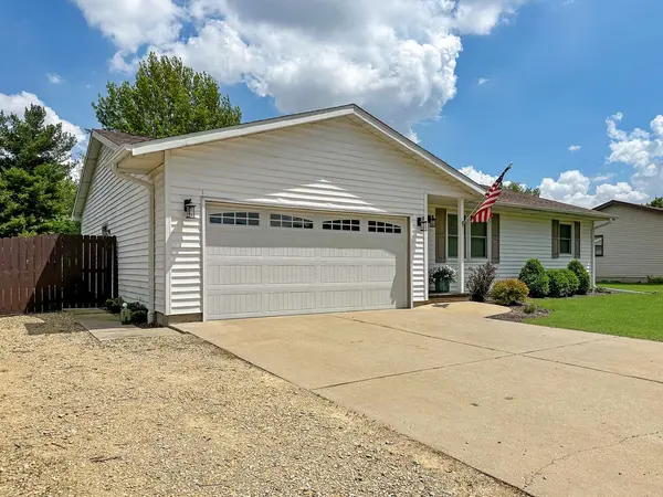 5411 S Brookstone Drive, Rochelle, IL 61068