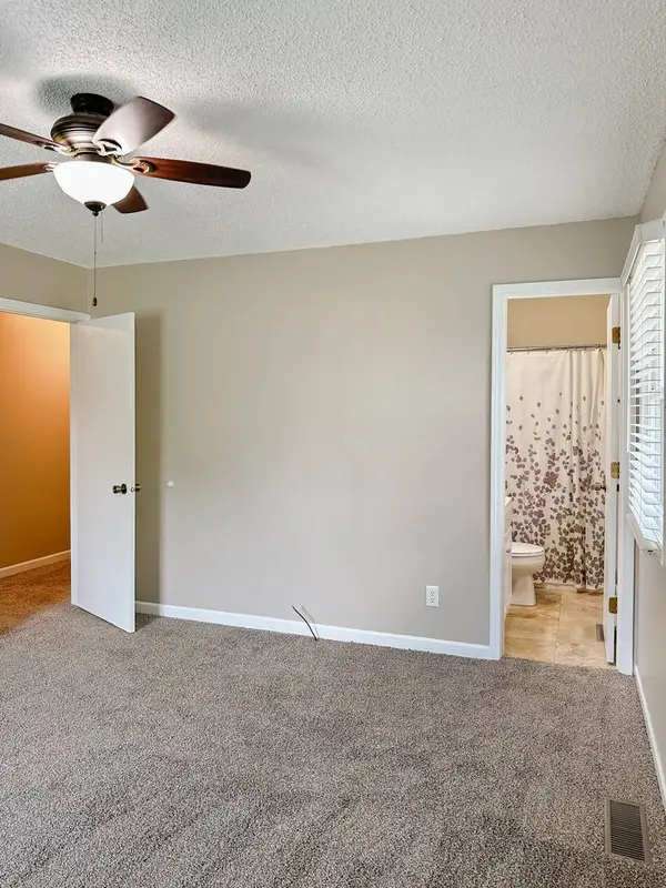 5411 S Brookstone Drive, Rochelle, IL 61068