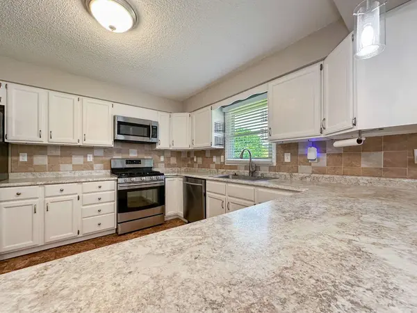 5411 S Brookstone Drive, Rochelle, IL 61068