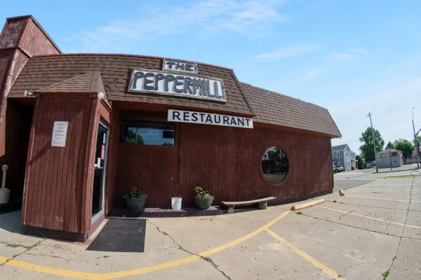 10 E Hitt Street, Mount Morris, IL 61054