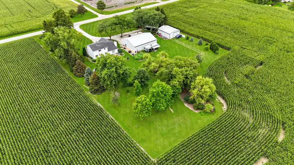 49W972 Peterson Road, Maple Park, IL 60151