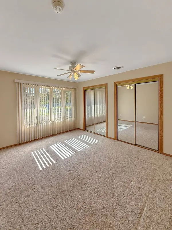 33053 Pamrich Dr, Kingston, IL 60145-7941