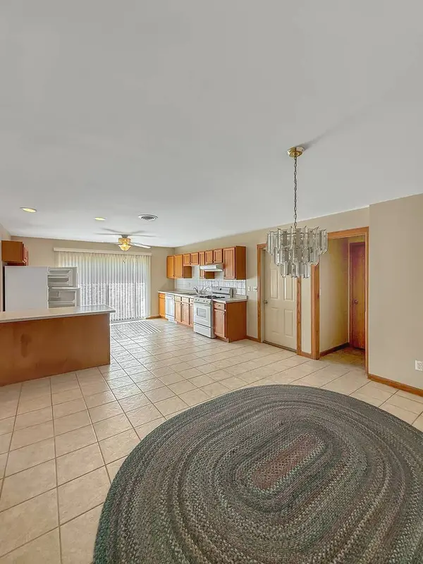 33053 Pamrich Dr, Kingston, IL 60145-7941