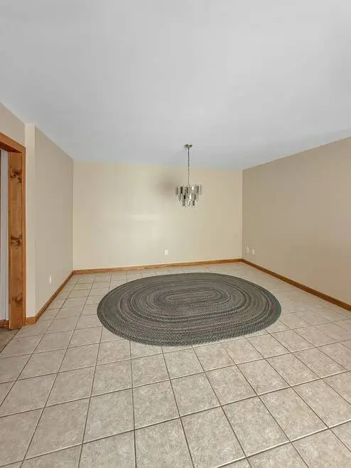 33053 Pamrich Dr, Kingston, IL 60145-7941