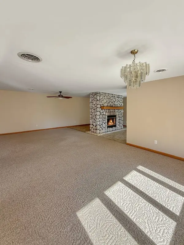 33053 Pamrich Dr, Kingston, IL 60145-7941