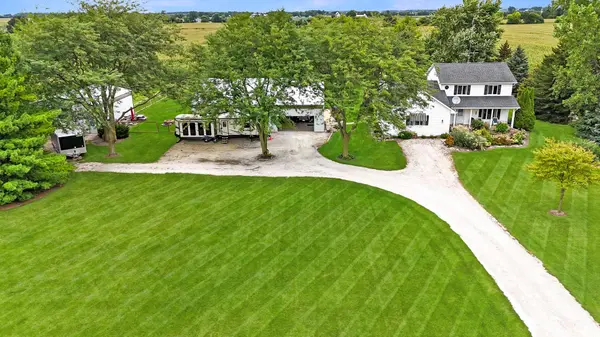 49W972 Peterson RD, Maple Park, IL 60151