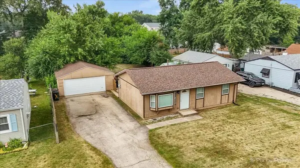 1106 Emerald LN, Machesney Park, IL 61115