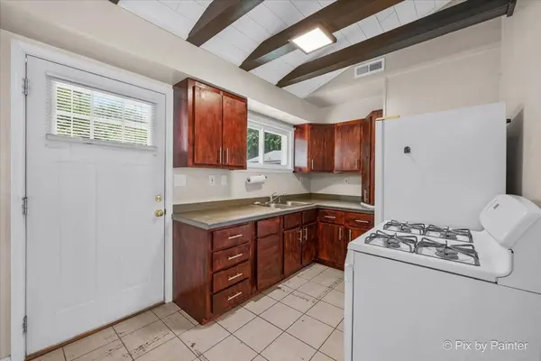 1106 Emerald LN, Machesney Park, IL 61115