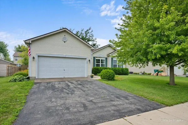 752 Prairie Pond CIR, Malta, IL 60150