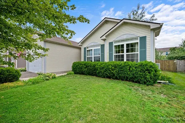 752 Prairie Pond CIR, Malta, IL 60150
