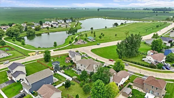 752 Prairie Pond CIR, Malta, IL 60150