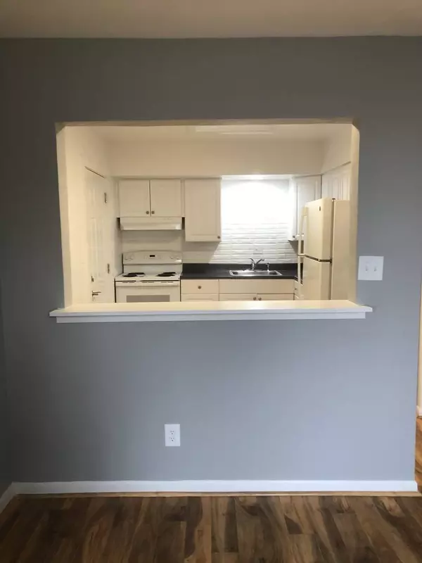 905 Main Street #2, Antioch, IL 60002