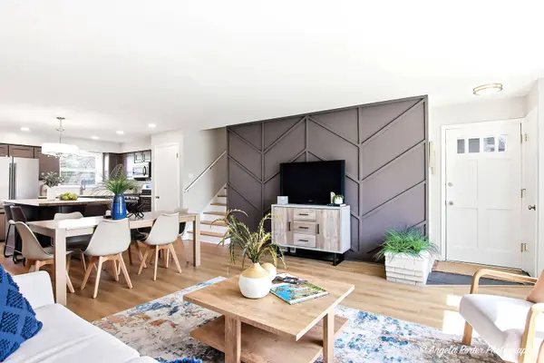 410 W Mueller Street, Arlington Heights, IL 60004