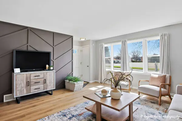 410 W Mueller Street, Arlington Heights, IL 60004