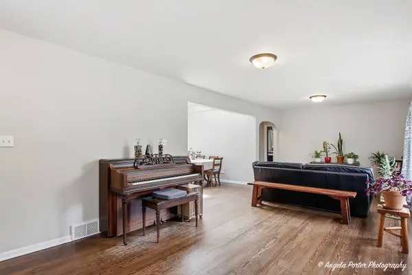 615 Highland Avenue, Antioch, IL 60002