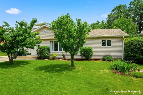 615 Highland Avenue, Antioch, IL 60002