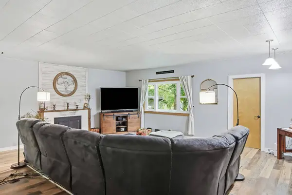 33834 Hillcrest DR, Burlington, WI 53105