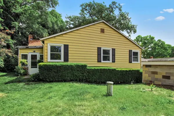 33834 Hillcrest DR, Burlington, WI 53105