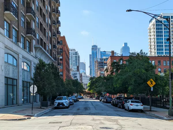Chicago Home Sales: Will the Market Wake Up in 2025?