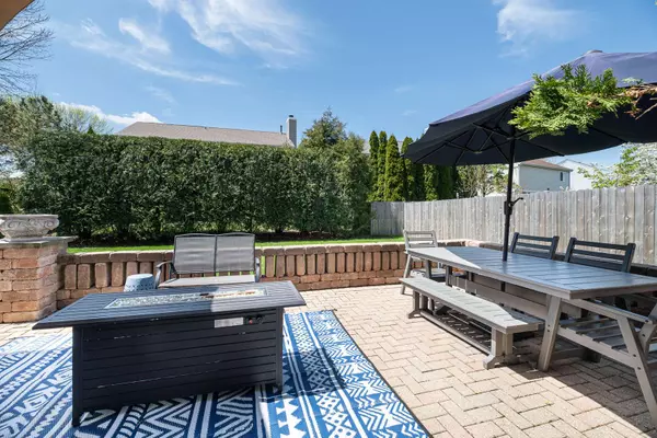 1504 Arlington Lane, Gurnee, IL 60031