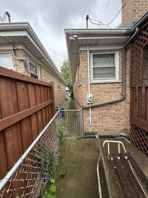 3119 N Oleander Avenue, Chicago, IL 60707