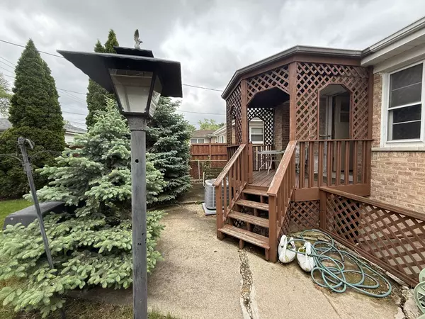 3119 N Oleander Avenue, Chicago, IL 60707