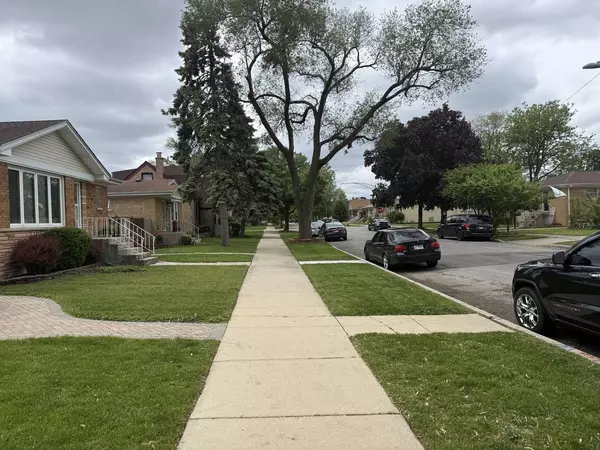 3119 N Oleander Avenue, Chicago, IL 60707