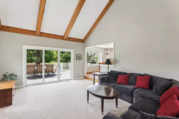 500 Stony Hill Lane, Crystal Lake, IL 60012