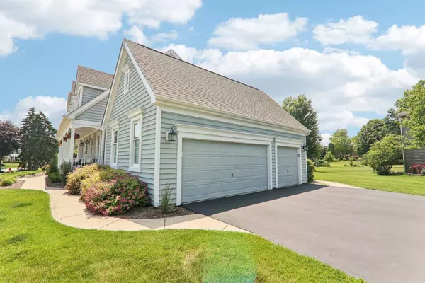 500 Stony Hill Lane, Crystal Lake, IL 60012