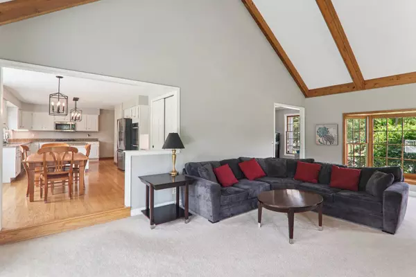 500 Stony Hill Lane, Crystal Lake, IL 60012