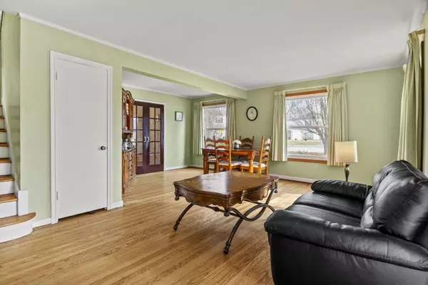 816 E Mayfair Road, Arlington Heights, IL 60005