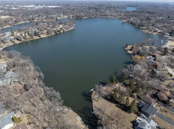 308 Dunbar Road, Mundelein, IL 60060