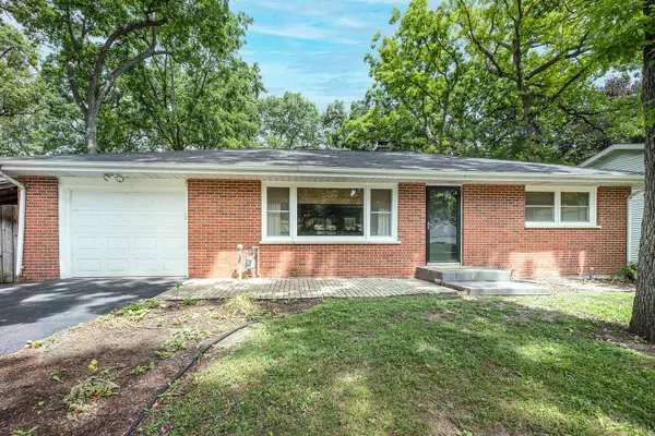 308 Dunbar Road, Mundelein, IL 60060