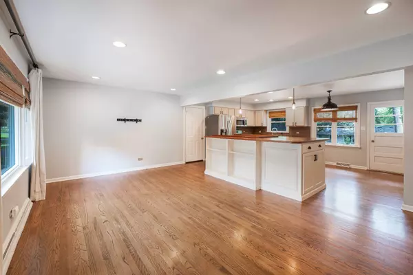 308 Dunbar Road, Mundelein, IL 60060