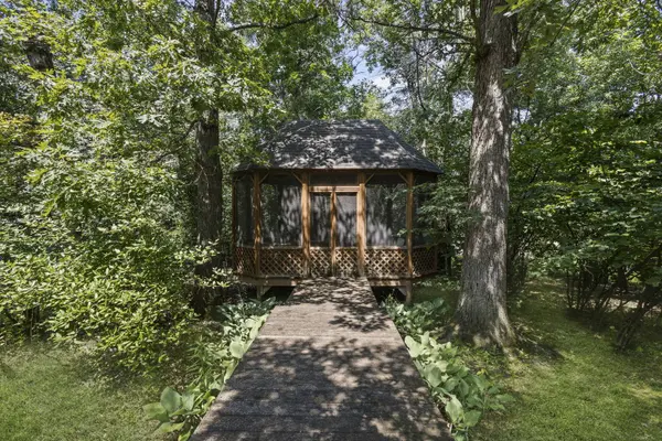 4 Brierwoods Lane, Hawthorn Woods, IL 60047