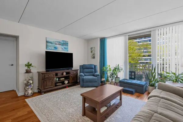 1625 Sheridan Road #206, Wilmette, IL 60091