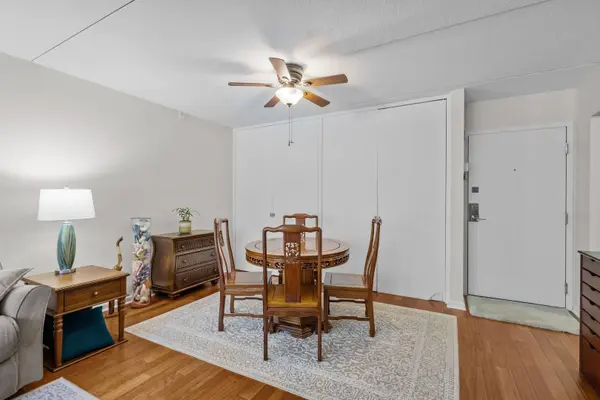 1625 Sheridan Road #206, Wilmette, IL 60091