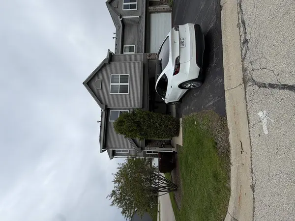 714 E Whispering Oaks Drive, Palatine, IL 60074