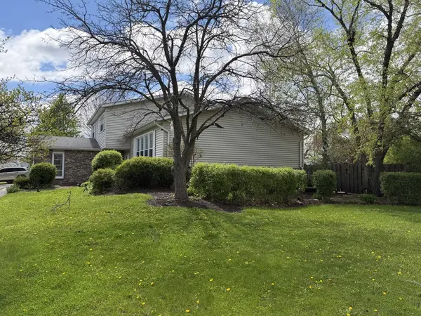 219 W Appletree Lane, Arlington Heights, IL 60004