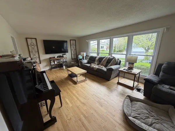 219 W Appletree Lane, Arlington Heights, IL 60004