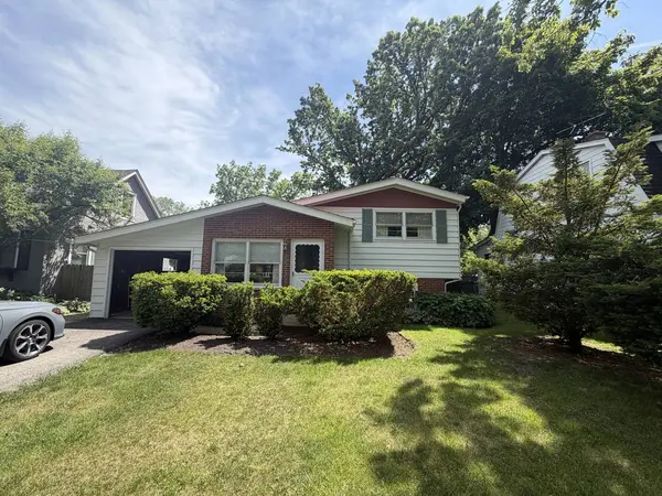 1026 Half Day RD, Highland Park, IL 60035