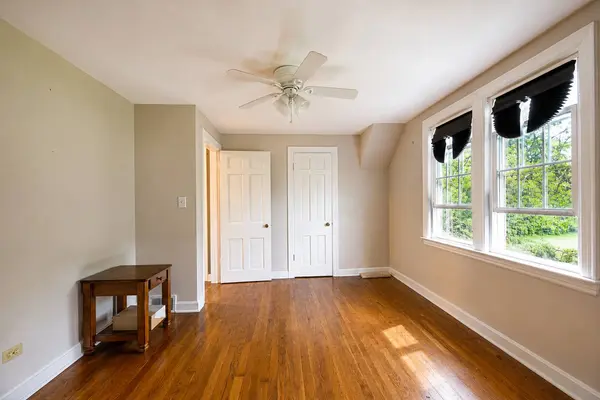 105 S Seymour AVE, Grayslake, IL 60030