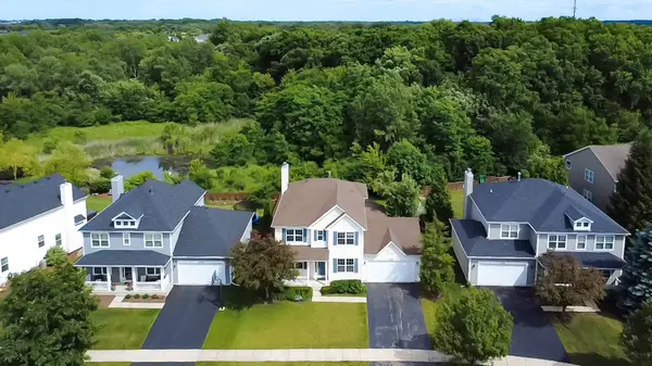 2314 Trailside LN, Wauconda, IL 60084