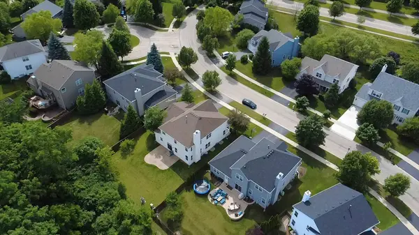 2314 Trailside LN, Wauconda, IL 60084